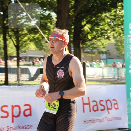 07.09.2025 - 19. Norderstedt Triathlon Luisa Fischer http://msf.ph/oto/8735039 07.09.2025 16:35:12 Ziel 492 meine-sportfotos.de