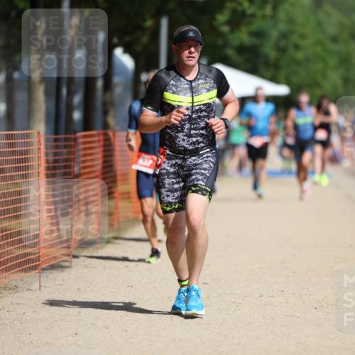 07.09.2025 - 19. Norderstedt Triathlon Michael Strokosch http://msf.ph/oto/8735052 07.09.2025 12:19:46 Laufen 837, 862, 1265 meine-sportfotos.de