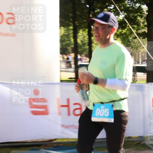 07.09.2025 - 19. Norderstedt Triathlon Luisa Fischer http://msf.ph/oto/8735060 07.09.2025 16:35:21 Ziel 905, 1570 meine-sportfotos.de