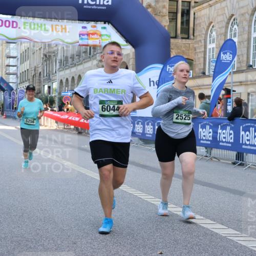 07.09.2025 - BARMER Alsterlauf Strokosch-Dieckow http://msf.ph/oto/8735065 07.09.2025 10:20:16 Ziel 2685, 2686, 2977, 3216, 3297, 3672, 3786, 3787, 3969, 4151, 4152, 4331, 4414, 4774, 4901, 4971, 5594 meine-sportfotos.de