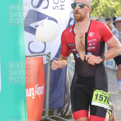 07.09.2025 - 19. Norderstedt Triathlon Luisa Fischer http://msf.ph/oto/8735075 07.09.2025 16:35:24 Ziel 448, 905, 1570 meine-sportfotos.de