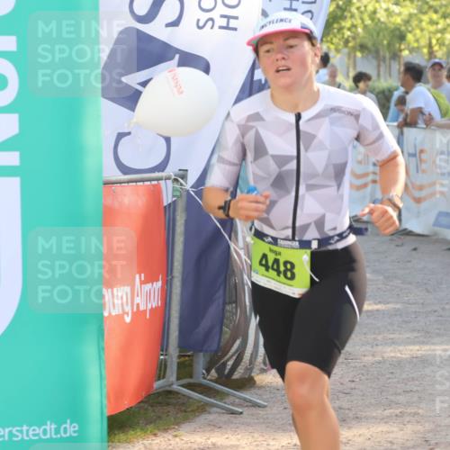 07.09.2025 - 19. Norderstedt Triathlon Luisa Fischer http://msf.ph/oto/8735108 07.09.2025 16:35:27 Ziel 448, 905, 1570 meine-sportfotos.de