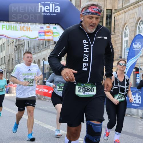 07.09.2025 - BARMER Alsterlauf Strokosch-Dieckow http://msf.ph/oto/8735110 07.09.2025 10:20:15 Ziel 2685, 2686, 2977, 3216, 3297, 3672, 3786, 3787, 3969, 4151, 4152, 4331, 4414, 4774, 4901, 4971, 5594 meine-sportfotos.de