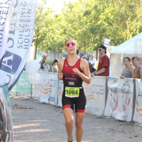 07.09.2025 - 19. Norderstedt Triathlon Luisa Fischer http://msf.ph/oto/8735186 07.09.2025 16:35:51 Ziel 439, 526, 1064 meine-sportfotos.de