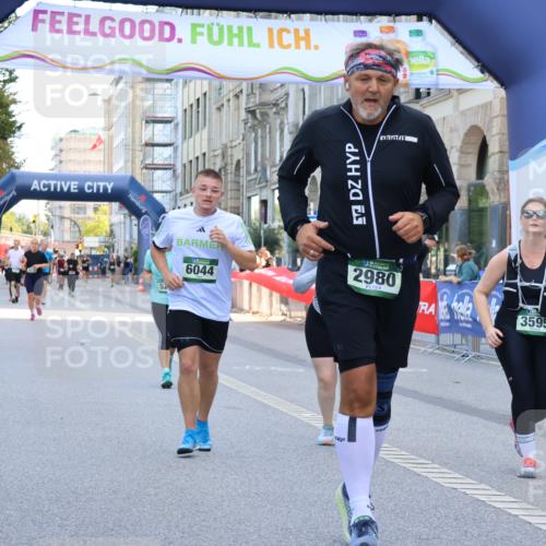 07.09.2025 - BARMER Alsterlauf Strokosch-Dieckow http://msf.ph/oto/8735193 07.09.2025 10:20:14 Ziel 2685, 2686, 2977, 3216, 3297, 3672, 3786, 3787, 3969, 4151, 4152, 4331, 4414, 4774, 4901, 4971, 5594 meine-sportfotos.de