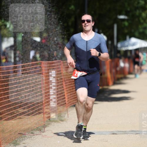 07.09.2025 - 19. Norderstedt Triathlon Michael Strokosch http://msf.ph/oto/8735204 07.09.2025 13:01:34 Laufen 210, 250 meine-sportfotos.de