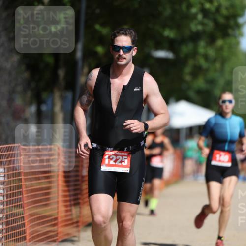 07.09.2025 - 19. Norderstedt Triathlon Michael Strokosch http://msf.ph/oto/8735208 07.09.2025 12:20:04 Laufen 140, 1225, 1278 meine-sportfotos.de