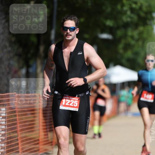 07.09.2025 - 19. Norderstedt Triathlon Michael Strokosch http://msf.ph/oto/8735211 07.09.2025 12:20:04 Laufen 140, 1225, 1278 meine-sportfotos.de