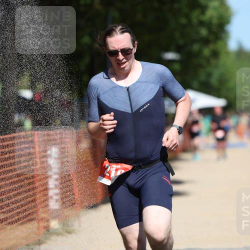 07.09.2025 - 19. Norderstedt Triathlon Michael Strokosch http://msf.ph/oto/8735225 07.09.2025 13:01:36 Laufen 210, 250 meine-sportfotos.de