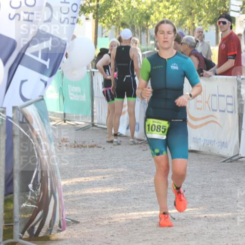 07.09.2025 - 19. Norderstedt Triathlon Luisa Fischer http://msf.ph/oto/8735271 07.09.2025 16:36:27 Ziel 482, 1085 meine-sportfotos.de