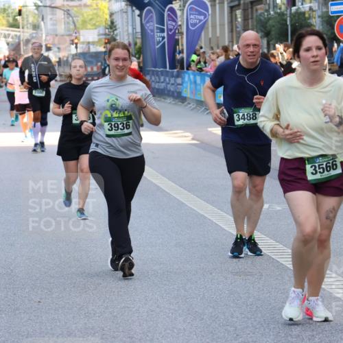07.09.2025 - BARMER Alsterlauf Strokosch-Dieckow http://msf.ph/oto/8735308 07.09.2025 10:20:00 Ziel 2928, 2983, 3672, 4393, 4394, 4414, 4774, 5331, 5332 meine-sportfotos.de