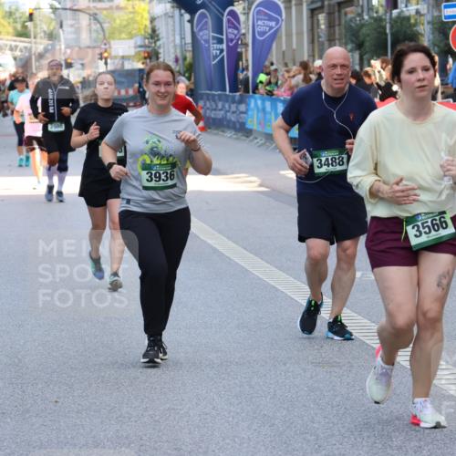 07.09.2025 - BARMER Alsterlauf Strokosch-Dieckow http://msf.ph/oto/8735335 07.09.2025 10:20:00 Ziel 2928, 2983, 3672, 4393, 4394, 4414, 4774, 5331, 5332 meine-sportfotos.de