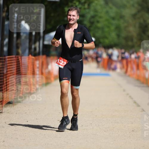 07.09.2025 - 19. Norderstedt Triathlon Michael Strokosch http://msf.ph/oto/8735337 07.09.2025 12:20:20 Laufen 1223 meine-sportfotos.de