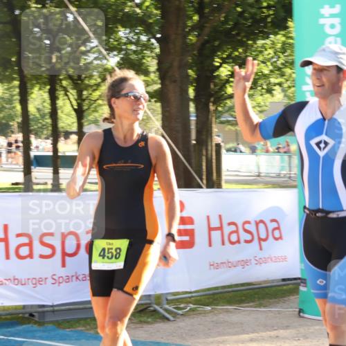 07.09.2025 - 19. Norderstedt Triathlon Luisa Fischer http://msf.ph/oto/8735352 07.09.2025 16:37:02 Ziel 458, 1565, 1571 meine-sportfotos.de