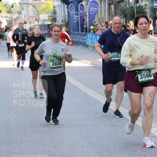 07.09.2025 - BARMER Alsterlauf Strokosch-Dieckow http://msf.ph/oto/8735364 07.09.2025 10:20:00 Ziel 2928, 2983, 3672, 4393, 4394, 4414, 4774, 5331, 5332 meine-sportfotos.de