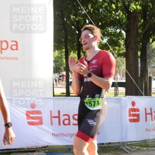 07.09.2025 - 19. Norderstedt Triathlon Luisa Fischer http://msf.ph/oto/8735376 07.09.2025 16:37:05 Ziel 458, 1565, 1571 meine-sportfotos.de
