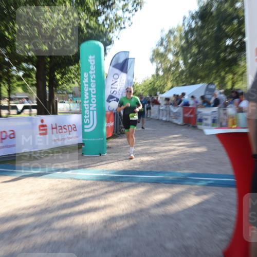 07.09.2025 - 19. Norderstedt Triathlon Luisa Fischer http://msf.ph/oto/8735390 07.09.2025 16:37:11 Ziel 530, 1495 meine-sportfotos.de
