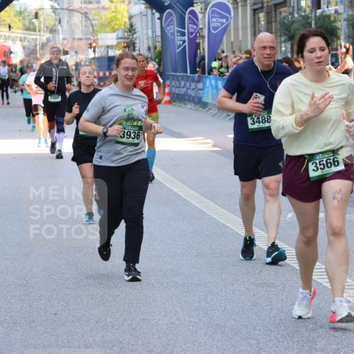 07.09.2025 - BARMER Alsterlauf Strokosch-Dieckow http://msf.ph/oto/8735405 07.09.2025 10:20:00 Ziel 2928, 2983, 3672, 4393, 4394, 4414, 4774, 5331, 5332 meine-sportfotos.de
