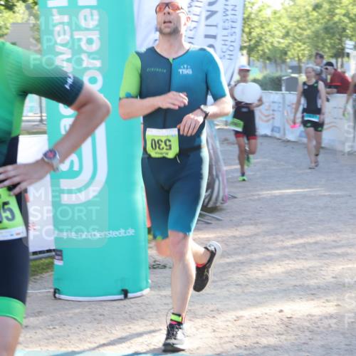 07.09.2025 - 19. Norderstedt Triathlon Luisa Fischer http://msf.ph/oto/8735414 07.09.2025 16:37:14 Ziel 530, 1065, 1495 meine-sportfotos.de