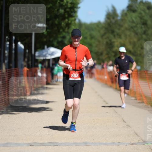 07.09.2025 - 19. Norderstedt Triathlon Michael Strokosch http://msf.ph/oto/8735445 07.09.2025 13:02:04 Laufen 700, 750, 808 meine-sportfotos.de