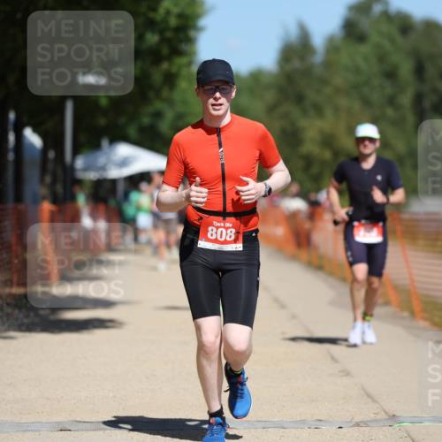 07.09.2025 - 19. Norderstedt Triathlon Michael Strokosch http://msf.ph/oto/8735461 07.09.2025 13:02:06 Laufen 700, 750, 808 meine-sportfotos.de
