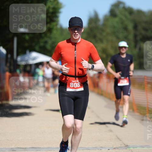 07.09.2025 - 19. Norderstedt Triathlon Michael Strokosch http://msf.ph/oto/8735468 07.09.2025 13:02:06 Laufen 700, 750, 808 meine-sportfotos.de