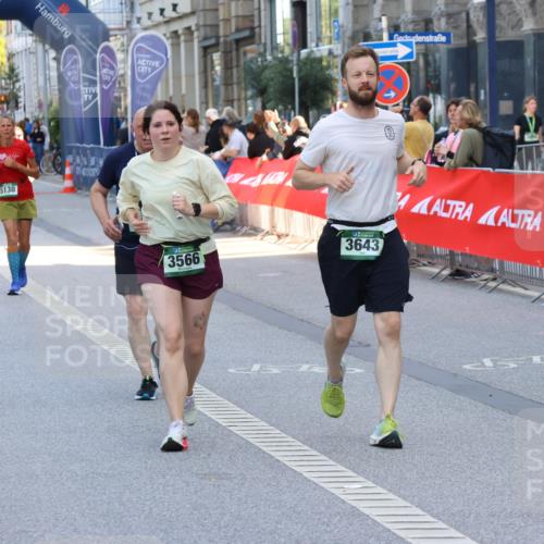 07.09.2025 - BARMER Alsterlauf Strokosch-Dieckow http://msf.ph/oto/8735501 07.09.2025 10:19:58 Ziel 2928, 2983, 3672, 4393, 4394, 5331, 5332 meine-sportfotos.de