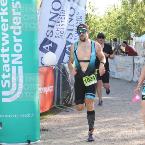07.09.2025 - 19. Norderstedt Triathlon Luisa Fischer http://msf.ph/oto/8735508 07.09.2025 16:37:24 Ziel 1065, 1527, 1533, 1591, 1624 meine-sportfotos.de