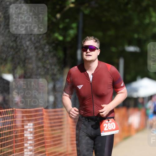 07.09.2025 - 19. Norderstedt Triathlon Michael Strokosch http://msf.ph/oto/8735512 07.09.2025 12:21:01 Laufen 280, 1258, 1368 meine-sportfotos.de