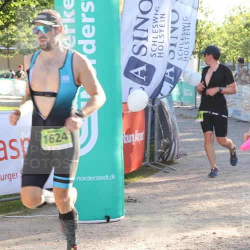 07.09.2025 - 19. Norderstedt Triathlon Luisa Fischer http://msf.ph/oto/8735517 07.09.2025 16:37:25 Ziel 1527, 1533, 1591, 1624 meine-sportfotos.de