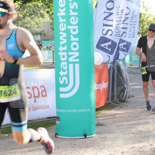 07.09.2025 - 19. Norderstedt Triathlon Luisa Fischer http://msf.ph/oto/8735520 07.09.2025 16:37:25 Ziel 1527, 1533, 1591, 1624 meine-sportfotos.de
