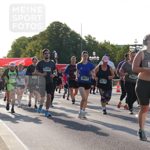 07.09.2025 - BARMER Alsterlauf Yannick Fuchs http://msf.ph/oto/8735545 07.09.2025 09:08:42 Laufen 5305, 5378, 15, 4144, 3280, 34, 2642, 3617, 2635, 2499 meine-sportfotos.de