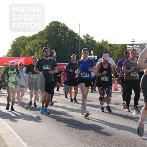 07.09.2025 - BARMER Alsterlauf Yannick Fuchs http://msf.ph/oto/8735549 07.09.2025 09:08:43 Laufen 5305, 5378, 4144, 9, 59, 3280, 3617, 2635, 2642, 2499 meine-sportfotos.de