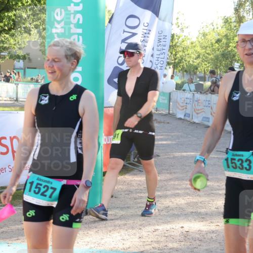 07.09.2025 - 19. Norderstedt Triathlon Luisa Fischer http://msf.ph/oto/8735553 07.09.2025 16:37:28 Ziel 1527, 1533, 1591, 1624 meine-sportfotos.de
