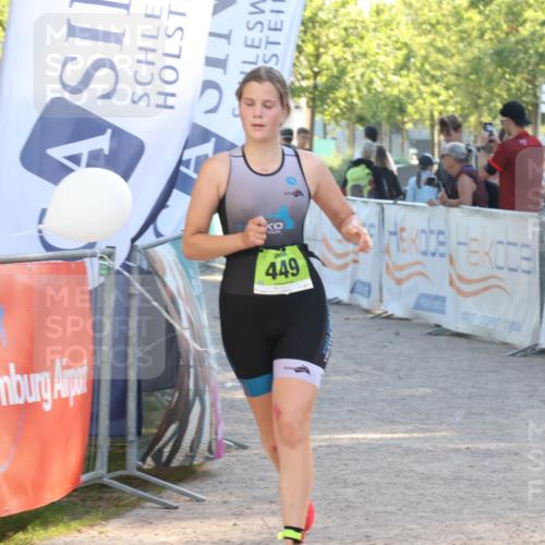 07.09.2025 - 19. Norderstedt Triathlon Luisa Fischer http://msf.ph/oto/8735603 07.09.2025 16:37:46 Ziel 449, 1051 meine-sportfotos.de