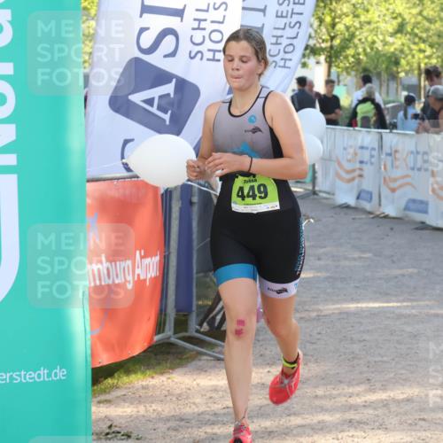 07.09.2025 - 19. Norderstedt Triathlon Luisa Fischer http://msf.ph/oto/8735605 07.09.2025 16:37:46 Ziel 449, 1051 meine-sportfotos.de