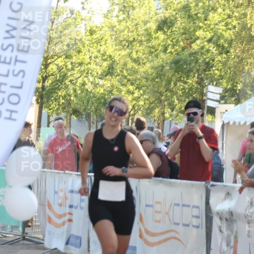 07.09.2025 - 19. Norderstedt Triathlon Luisa Fischer http://msf.ph/oto/8735634 07.09.2025 16:37:50 Ziel 449, 1453 meine-sportfotos.de