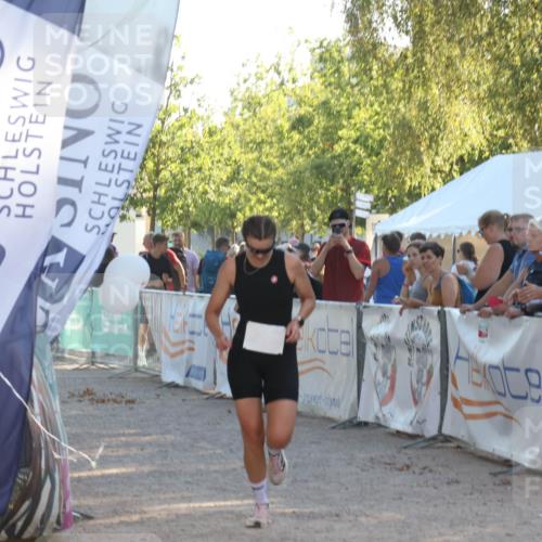07.09.2025 - 19. Norderstedt Triathlon Luisa Fischer http://msf.ph/oto/8735645 07.09.2025 16:37:51 Ziel 449, 1453 meine-sportfotos.de