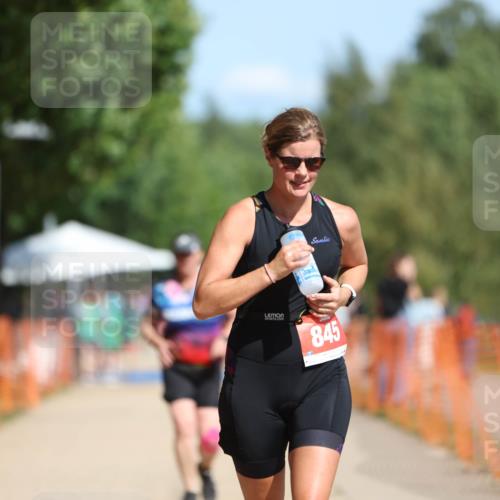 07.09.2025 - 19. Norderstedt Triathlon Michael Strokosch http://msf.ph/oto/8735693 07.09.2025 12:21:19 Laufen 233, 845, 1220 meine-sportfotos.de