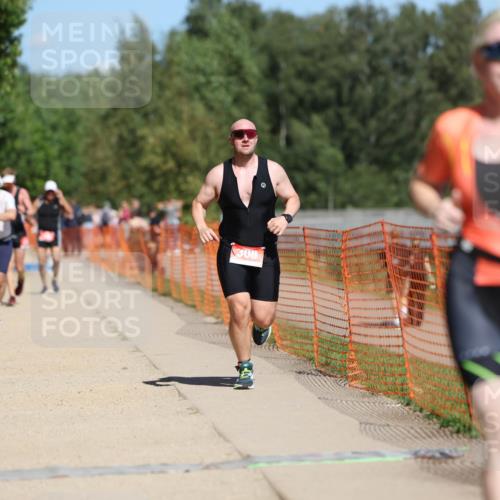 07.09.2025 - 19. Norderstedt Triathlon Michael Strokosch http://msf.ph/oto/8735739 07.09.2025 13:02:44 Laufen 145, 308, 1337 meine-sportfotos.de