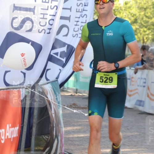 07.09.2025 - 19. Norderstedt Triathlon Luisa Fischer http://msf.ph/oto/8735743 07.09.2025 16:38:17 Ziel 529, 1068, 1563 meine-sportfotos.de