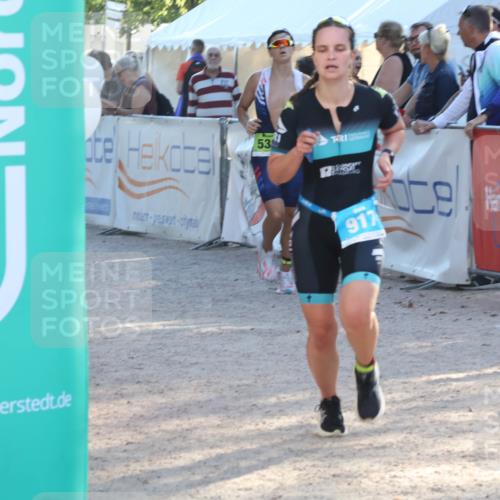 07.09.2025 - 19. Norderstedt Triathlon Luisa Fischer http://msf.ph/oto/8735802 07.09.2025 16:38:39 Ziel 536, 917 meine-sportfotos.de