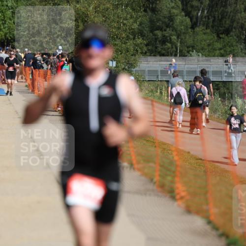 07.09.2025 - 19. Norderstedt Triathlon Michael Strokosch http://msf.ph/oto/8735908 07.09.2025 12:22:25 Laufen 731, 1272 meine-sportfotos.de