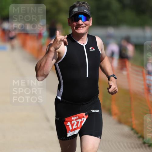 07.09.2025 - 19. Norderstedt Triathlon Michael Strokosch http://msf.ph/oto/8735911 07.09.2025 12:22:26 Laufen 731, 1272 meine-sportfotos.de