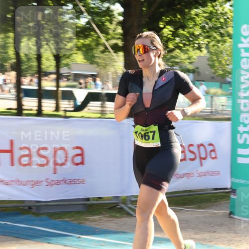 07.09.2025 - 19. Norderstedt Triathlon Luisa Fischer http://msf.ph/oto/8735970 07.09.2025 16:39:37 Ziel 1060, 1067, 1073, 1105, 1550, 1564 meine-sportfotos.de
