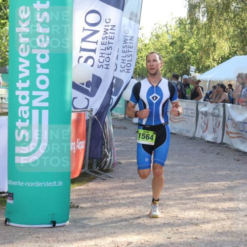07.09.2025 - 19. Norderstedt Triathlon Luisa Fischer http://msf.ph/oto/8735983 07.09.2025 16:39:39 Ziel 1067, 1073, 1564 meine-sportfotos.de