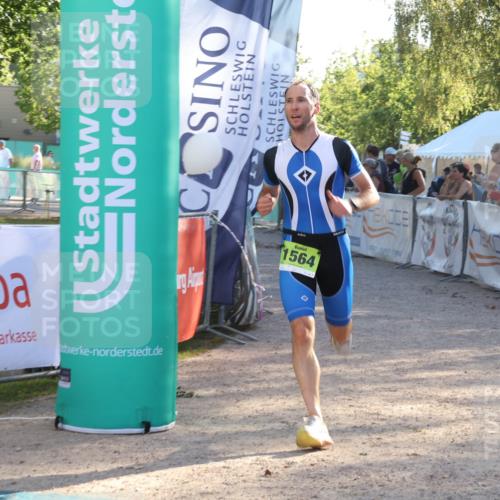 07.09.2025 - 19. Norderstedt Triathlon Luisa Fischer http://msf.ph/oto/8735987 07.09.2025 16:39:39 Ziel 1067, 1073, 1564 meine-sportfotos.de