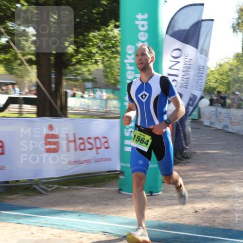 07.09.2025 - 19. Norderstedt Triathlon Luisa Fischer http://msf.ph/oto/8735994 07.09.2025 16:39:39 Ziel 1067, 1073, 1564 meine-sportfotos.de