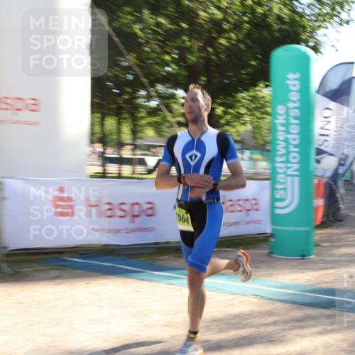 07.09.2025 - 19. Norderstedt Triathlon Luisa Fischer http://msf.ph/oto/8735997 07.09.2025 16:39:40 Ziel 1067, 1564 meine-sportfotos.de