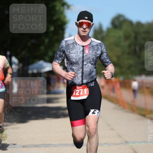 07.09.2025 - 19. Norderstedt Triathlon Michael Strokosch http://msf.ph/oto/8736018 07.09.2025 13:39:06 Laufen 357, 358, 1271 meine-sportfotos.de